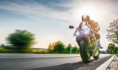 Moto, vitesse et liberté (Crédits photo : Shutterstock)