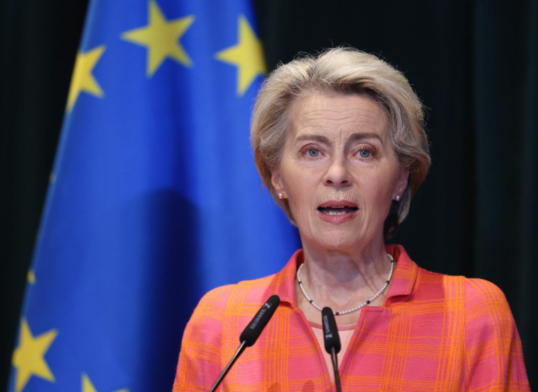 La présidente de la Commission européenne Ursula von der Leyen, le 27 octobre à Tirana, en Albanie. ( AFP / GENT SHKULLAKU )