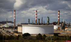 Raffinerie Esso à Fos-sur-Mer (Bouches-du-Rhône) ( AFP / CLEMENT MAHOUDEAU )
