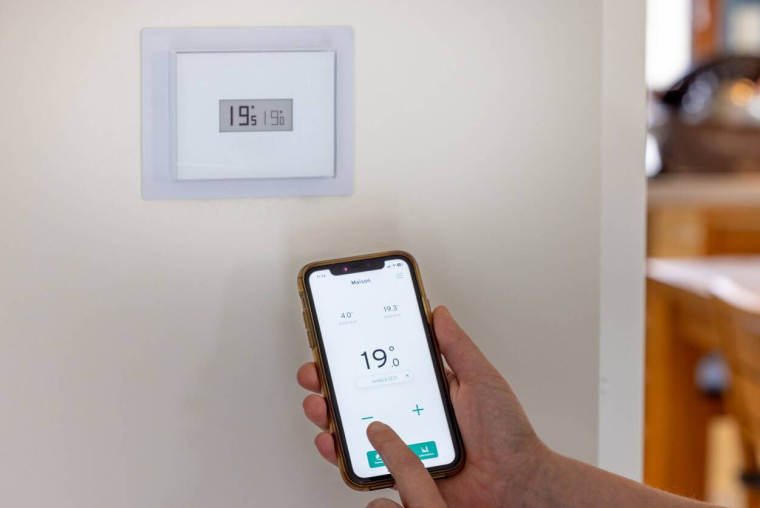 Le thermostat connecté obligatoire à partir de 2027, pourquoi ne pas anticiper ?  / iStock.com - Pixavril