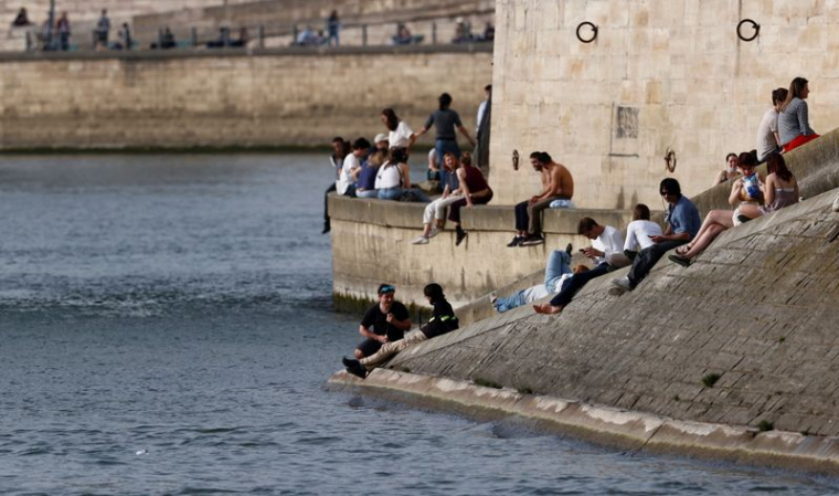 CORONAVIRUS: PLUS DE 50.600 NOUVEAUX CAS EN FRANCE