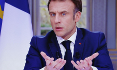 Emmanuel Macron, pendant son interview télévisée du 22 mars ( AFP / Ludovic MARIN )