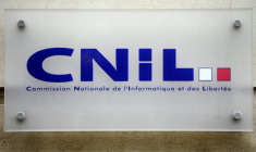 La Cnil annonce avoir prononcé une amende de cinq millions d'euros à l'encontre de la filiale française de la société américaine Iqvia pour des manquements liés à la gestion des données de santé qu'elle traite ( AFP / LIONEL BONAVENTURE )