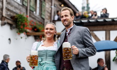 Le Bayern Munich fête son début de saison une bière à la main