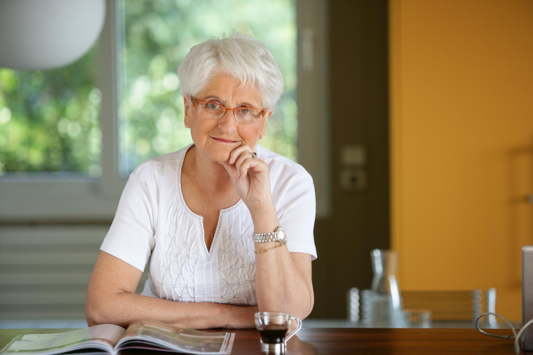 L’allocation veuvage est une aide financière mensuelle crédit photo : Phovoir/Shutterstock / Phovoir