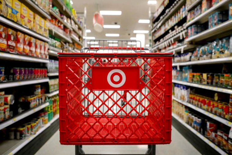 Un caddie dans un magasin Target à New York