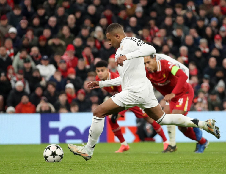 Comment expliquer les derniers échecs de Kylian Mbappé sur penalty ?