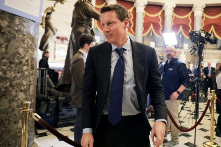 David Ellison, président-directeur général de Paramount Skydance, traverse la salle des statues pour se rendre au discours sur l'état de l'Union au Capitole, à Washington, le 24 février 2026 ( GETTY IMAGES NORTH AMERICA / Anna Moneymaker )