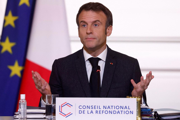 Le président de la République Emmanuel Macron le 8 septembre. ( POOL / GONZALO FUENTES )