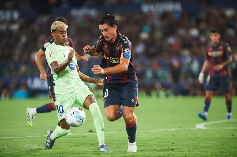 Le Barça arrache la victoire sur le fil à Levante