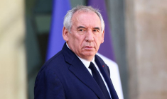 Bayrou "prêt à discuter" avec les chefs de partis politiques et de groupes parlementaires