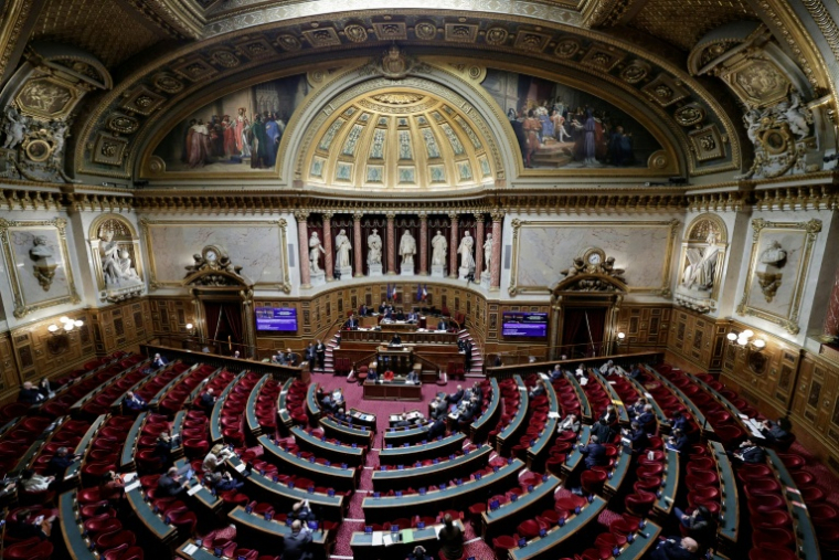 Vue générale de l'hémicycle du Sénat réuni en séance, le 23 décembre 2025 à Paris ( AFP / STEPHANE DE SAKUTIN )