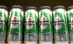 Des canettes de bière Heineken dans un supermarché suisse