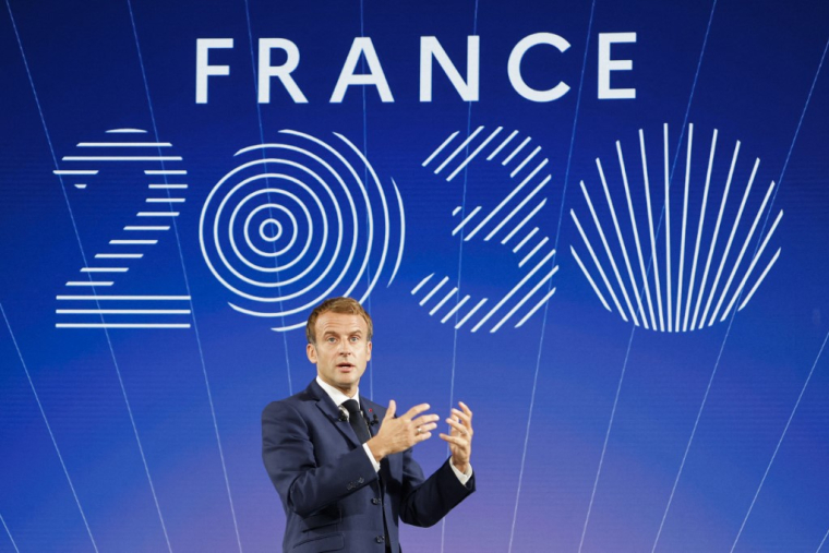 Emmanuel Macron à Paris, le 12 octobre 2021. ( POOL / LUDOVIC MARIN )