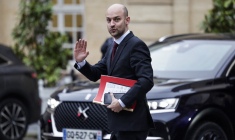 Jean-Noël Barrot à Paris, le 10 février 2025. ( AFP / STEPHANE DE SAKUTIN )