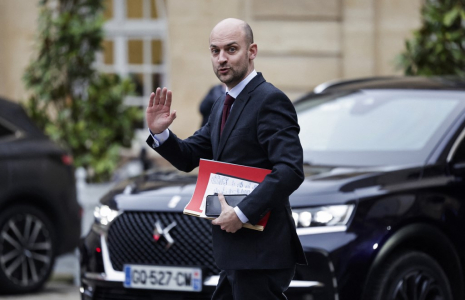 Jean-Noël Barrot à Paris, le 10 février 2025. ( AFP / STEPHANE DE SAKUTIN )