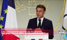 RELAY - E. Macron reçoit la presse étrangère à 4 jours des JO