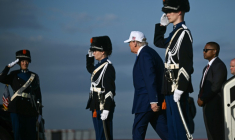 Le président américain Donald Trump arrive aux Pays-Bas le 24 juin 2025 pour participer au sommet de l’Otan à La Haye ( AFP / Brendan SMIALOWSKI )