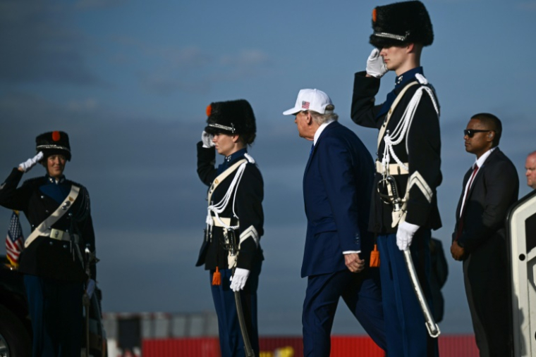 Le président américain Donald Trump arrive aux Pays-Bas le 24 juin 2025 pour participer au sommet de l’Otan à La Haye ( AFP / Brendan SMIALOWSKI )
