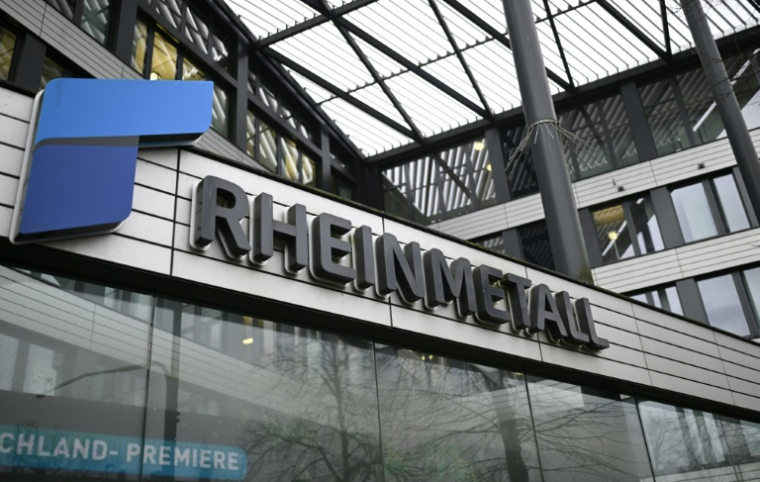 Le patron du géant allemand de l'armement Rheinmetall n'a pas exclu un retrait de la France du projet de char franco-allemand du futur MGCS, après l'échec du Scaf, l'avion de combat initié par Paris et Berlin ( AFP / INA FASSBENDER )