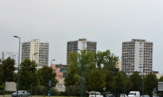 Des tours du quartier du Val Fourré, dont la tour Jupiter (au centre), le 5 septembre 2014 à Mantes-la-Jolie, dans les Yvelines. ( AFP / MIGUEL MEDINA )