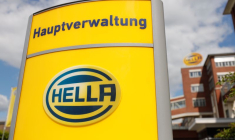 L'ALLEMAND HELLA INTÉRESSE FAURECIA ET PLASTIC OMNIUM