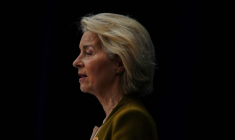 La présidente de la Commission européenne, Ursula von der Leyen, à Paris
