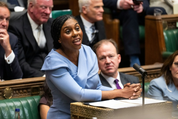 Photo diffusée par la Chambre des communes du Parlement britannique, le 13 mai 2026, montrant la cheffe de l'opposition conservatrice Kemi Badenoch lors d'un débat sur le discours du roi ( House of Commons / Handout )