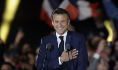 EMMANUEL MACRON SE POSE EN "PRÉSIDENT DE TOUTES ET TOUS"