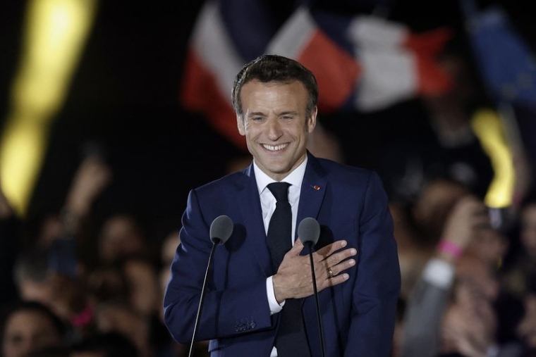 EMMANUEL MACRON SE POSE EN "PRÉSIDENT DE TOUTES ET TOUS"