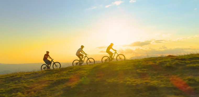 Cyclotourisme : les équipements auxquels il faut penser (Crédits photo : Shutterstock)