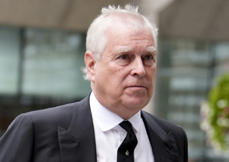 Le prince Andrew, duc d'York, arrive pour assister à une messe de Requiem, un service funèbre catholique, pour feu Catherine, duchesse de Kent à la cathédrale de Westminster, le 16 septembre 2025 à Londres ( POOL / Jordan Pettitt )