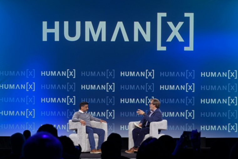 Praveen Neppalli Naga et Reed Albergotti sur scène lors de HumanX à San Francisco le 9 avril 2026 ( GETTY IMAGES NORTH AMERICA / Big Event Media )