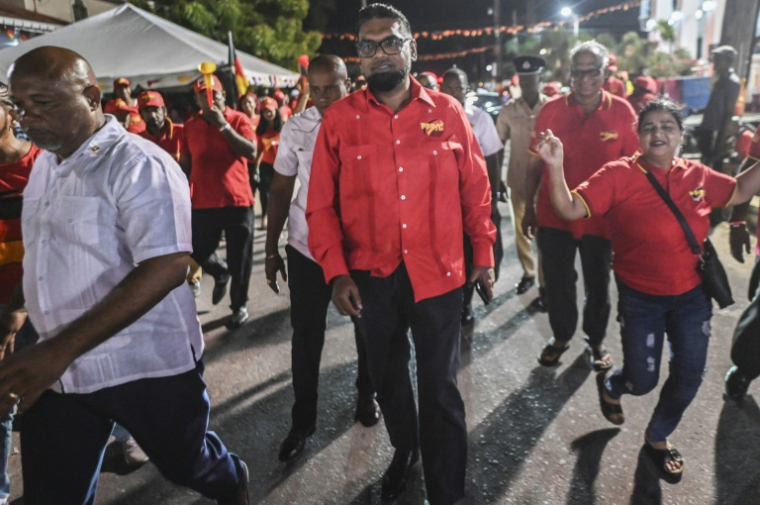 Irfaan Ali, président sortant et candidat à la présidentielle du Guyana, le 25 août 2025 à Georgetown ( AFP / Joaquin Sarmiento )