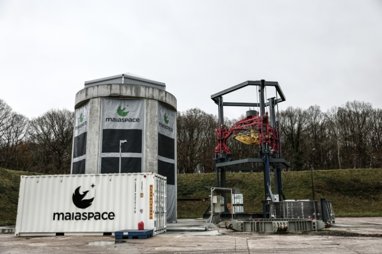 Les installations à Vernon, dans l'Eure, pour conduire des essais pour la future fusée réutilisable de la start-up française MaiaSpace, le 2 décembre 2025 ( AFP / Thibaud MORITZ )