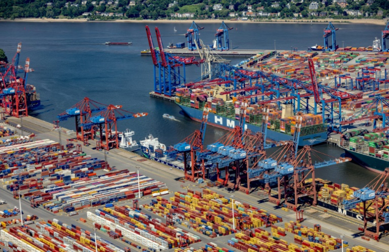 Le port de Hambourg, dans le nord de l'Allemagne, le 14 mai 2024 ( AFP / Axel Heimken )