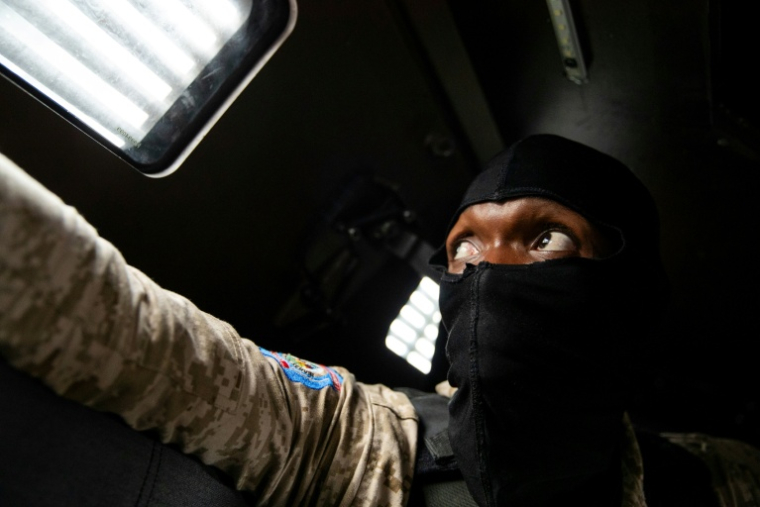 Un policier haïtien à Port-au-Prince, en Haïti, le 16 janvier 2026 ( AFP / Clarens SIFFROY )