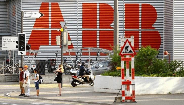 ABB DISCUTE À NOUVEAU DU RACHAT DE GE SOLUTIONS INDUSTRIELLES