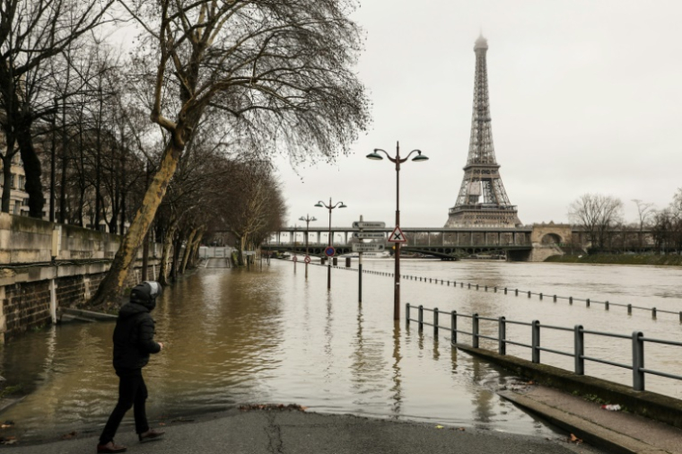 Un quai de la Seine inondé à Paris, 23 janvier 2018 ( AFP / ludovic MARIN )