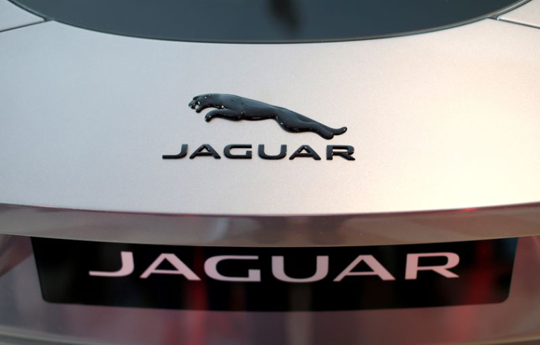 JAGUAR LAND ROVER VA SUPPRIMER 2.000 POSTES DANS LE MONDE, RAPPORTE SKY NEWS