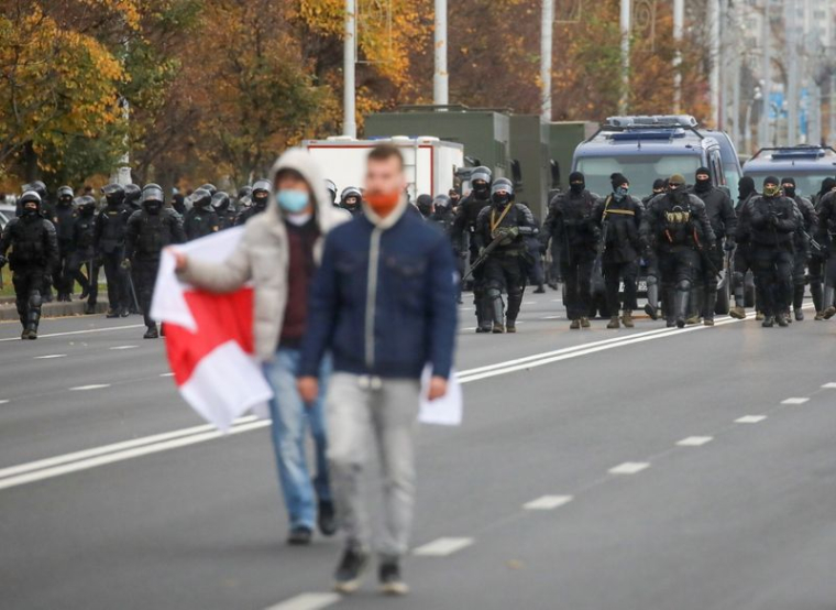 PLUSIEURS CENTAINES DE MANIFESTANTS ARRÊTÉS EN BIÉLORUSSIE