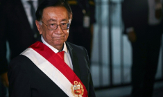 Le président intérimaire du Pérou, José Maria Balcazar après son élection, au Parlement à Lima le 18 février 2026 ( AFP / Ernesto BENAVIDES )