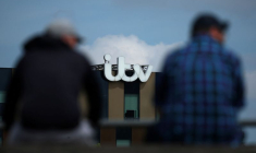 Le logo d'ITV sur immeuble à Manchester
