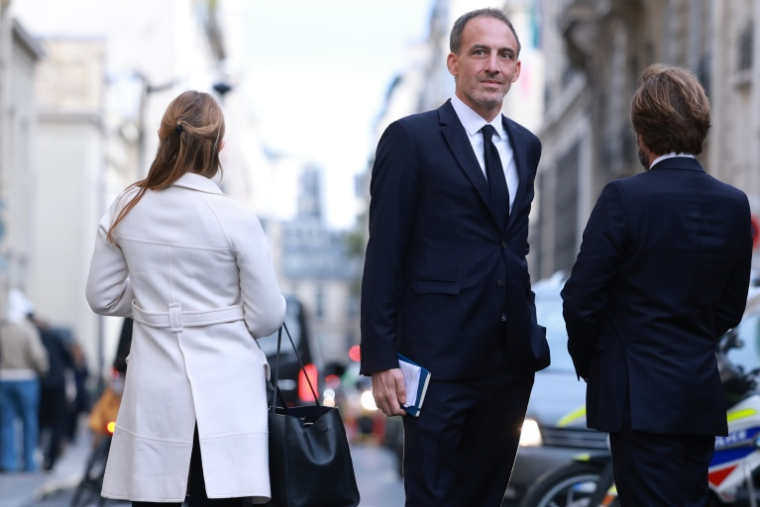 Le candidat social-démocrate à l'élection présidentielle, Raphaël Glucksmann à Paris, le 22 octobre 2026 ( AFP / Kenzo TRIBOUILLARD )