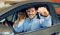 Assurance Auto : faut-il choisir la garantie valeur à neuf ou l'assurance de remplacement ? / iStock.com - djiledesign