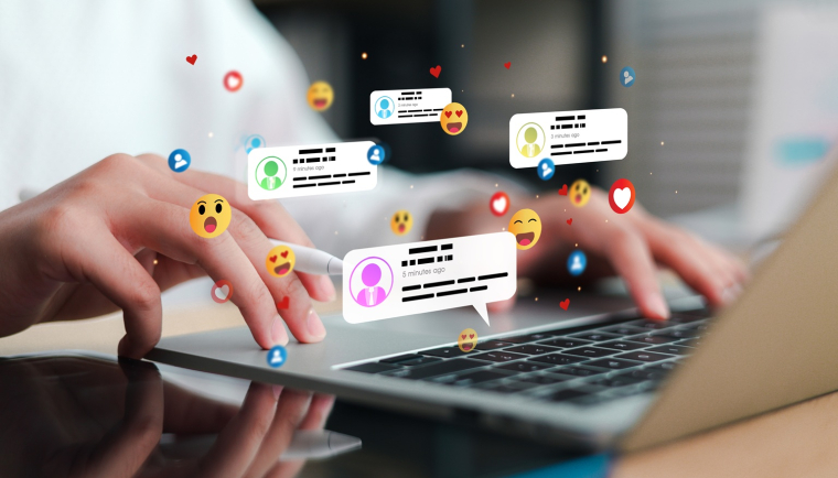 Les contenus qui vous sont propos&eacute;s sont orient&eacute;s par un algorithme qui analyse vos clics, votre temps de lecture et vos centres d&rsquo;int&eacute;r&ecirc;t. (cr&eacute;dit: Adobe Stock)