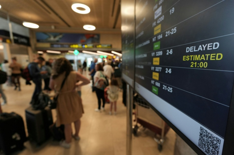 Pour les compagnies, cette protection se retourne contre leurs clients car, disent-elles, quand un avion prend du retard, elles préfèrent annuler les vols suivants avec le même appareil ( AFP / MANAURE QUINTERO )