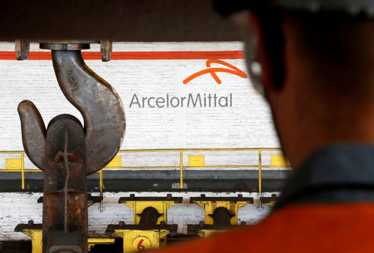 ARCELORMITTAL RÉDUIT SA PRÉVISION MONDIALE DE DEMANDE D'ACIER