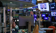 Un opérateur à la Bourse de New York le 19 novembre 2025 ( AFP / CHARLY TRIBALLEAU )