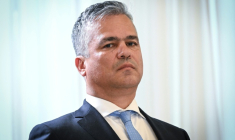 Le nouveau Premier ministre désigné de la Roumanie, Adrian Vestea, le 15 juin 2023 , à Bucarest ( AFP / Daniel MIHAILESCU )